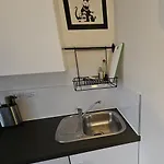 Apartment Modern Immaculate With Ac & Parking, Outside The Caz *