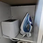 Modern Immaculate With Ac & Parking, Outside The Caz Apartment *