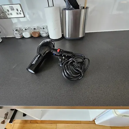 Apartamento Modern Immaculate With Ac & Parking, Outside The Caz Bristol