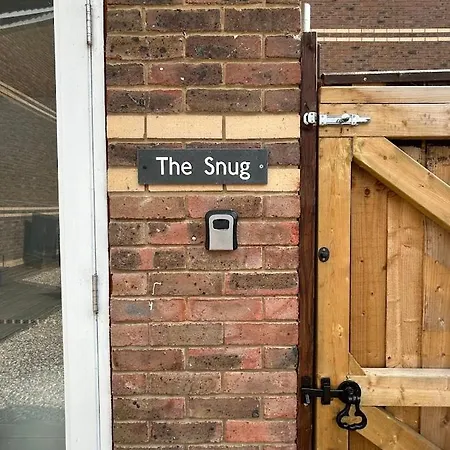 Modern Immaculate With Ac & Parking, Outside The Caz * Bristol