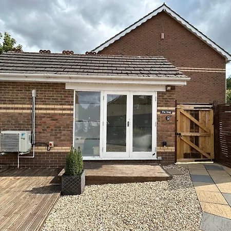 Apartment Modern Immaculate With Ac & Parking, Outside The Caz