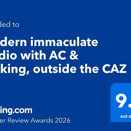 Modern Immaculate With Ac & Parking, Outside The Caz