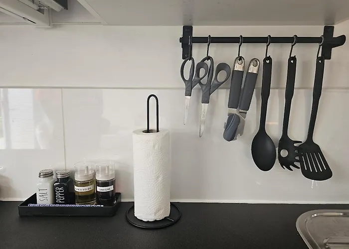 Appartement Modern Immaculate With Ac & Parking, Outside The Caz *