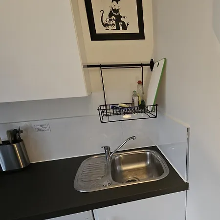 公寓 Modern Immaculate With Ac & Parking, Outside The Caz *