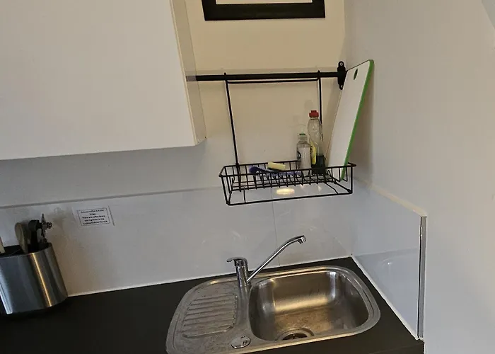 Appartement Modern Immaculate With Ac & Parking, Outside The Caz *