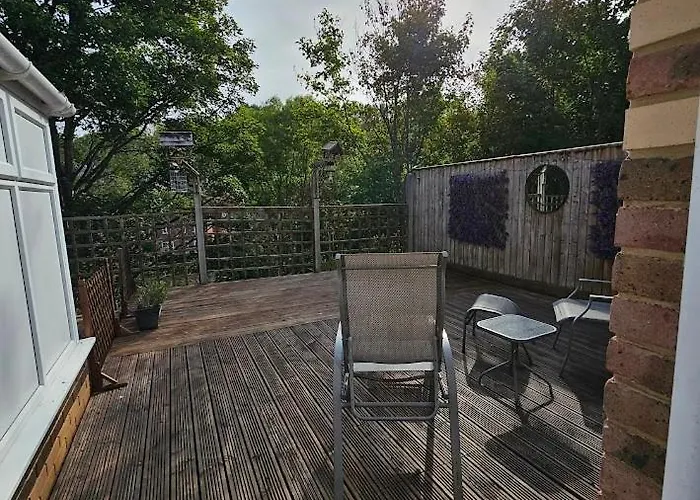 Modern Immaculate With Ac & Parking, Outside The Caz * Bristol